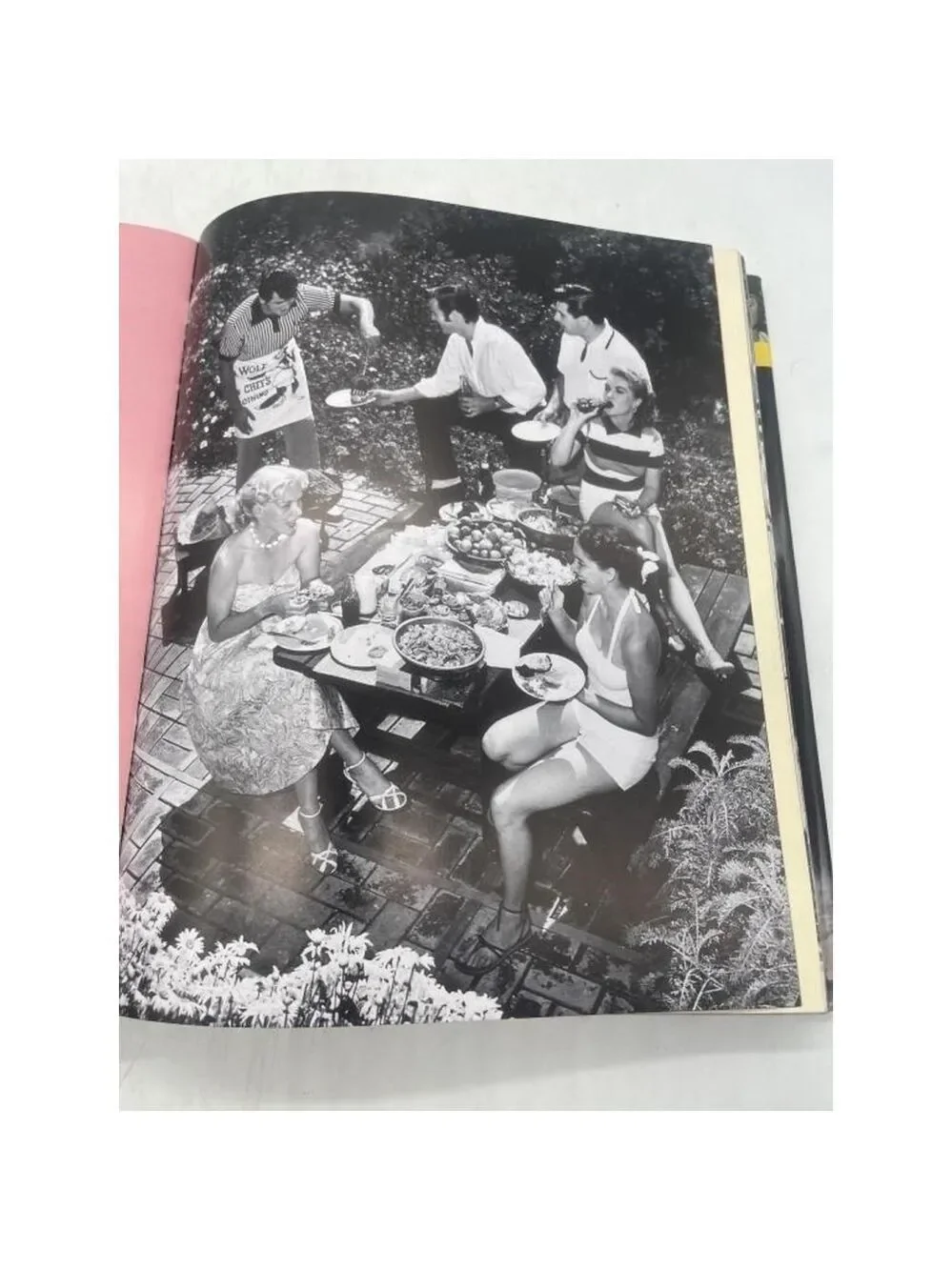 Vintage Universe Hollywood Archive Book (Nov 00’)